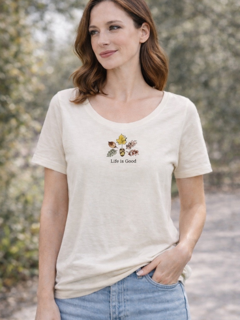 Life Is Good Autumn Leaves Crusher Tee Women’s M Cream Graphic Short Sleeve Fall